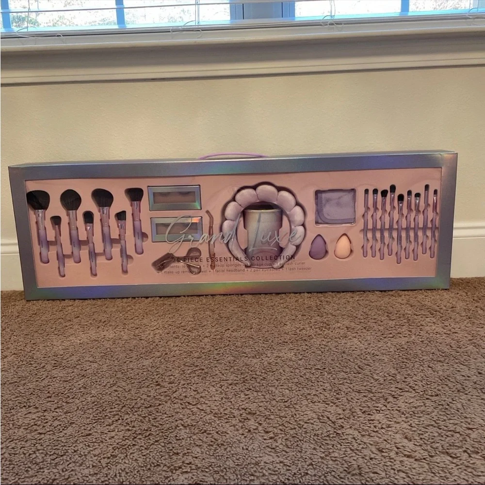 Lavender Makeup Brush Set - Picture 1 of 8